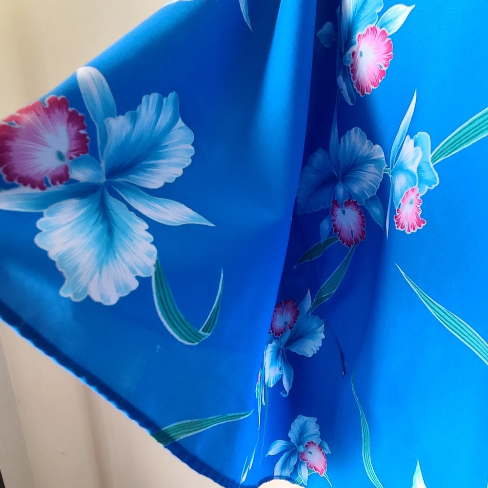 Made in Hawaii Floral V-Neck Blouse Womens Medium Large Tropical Aloha Top - Picture 4 of 7
